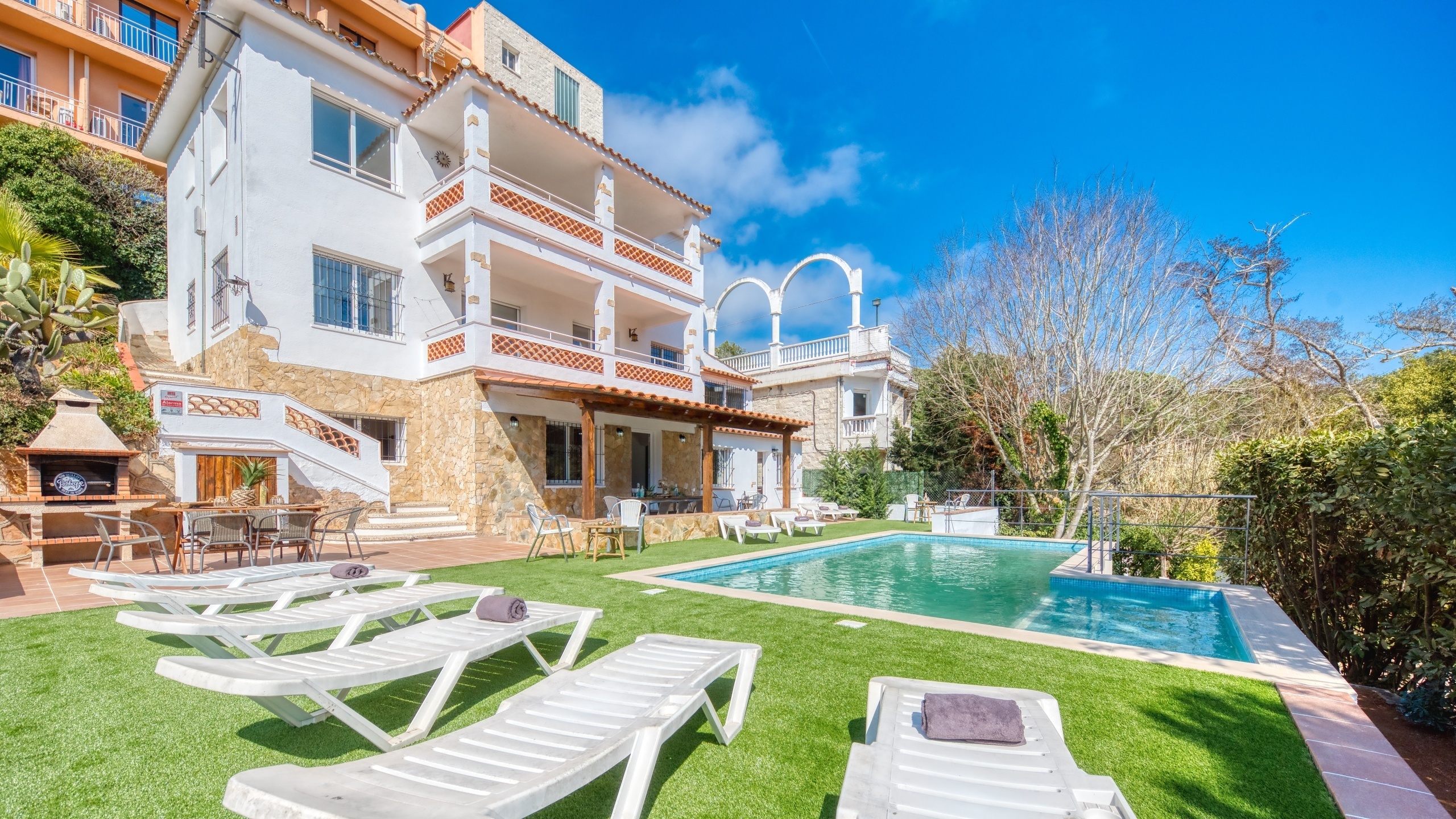 Ferienhäuser - Costa Brava - Spanien - Villa Pilar - Sonnenliegen