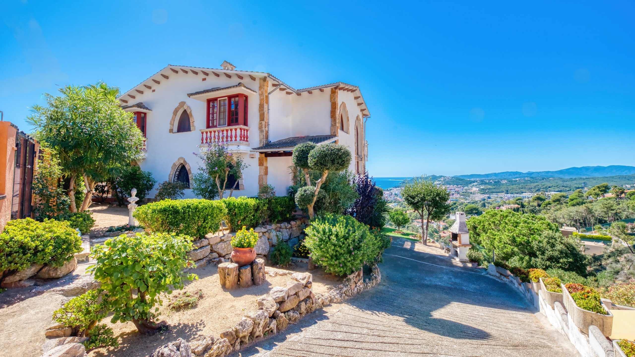 Ferienhäuser Costa Brava Spanien - Villa Teresa - Street View Ankunft in der Unterkunft