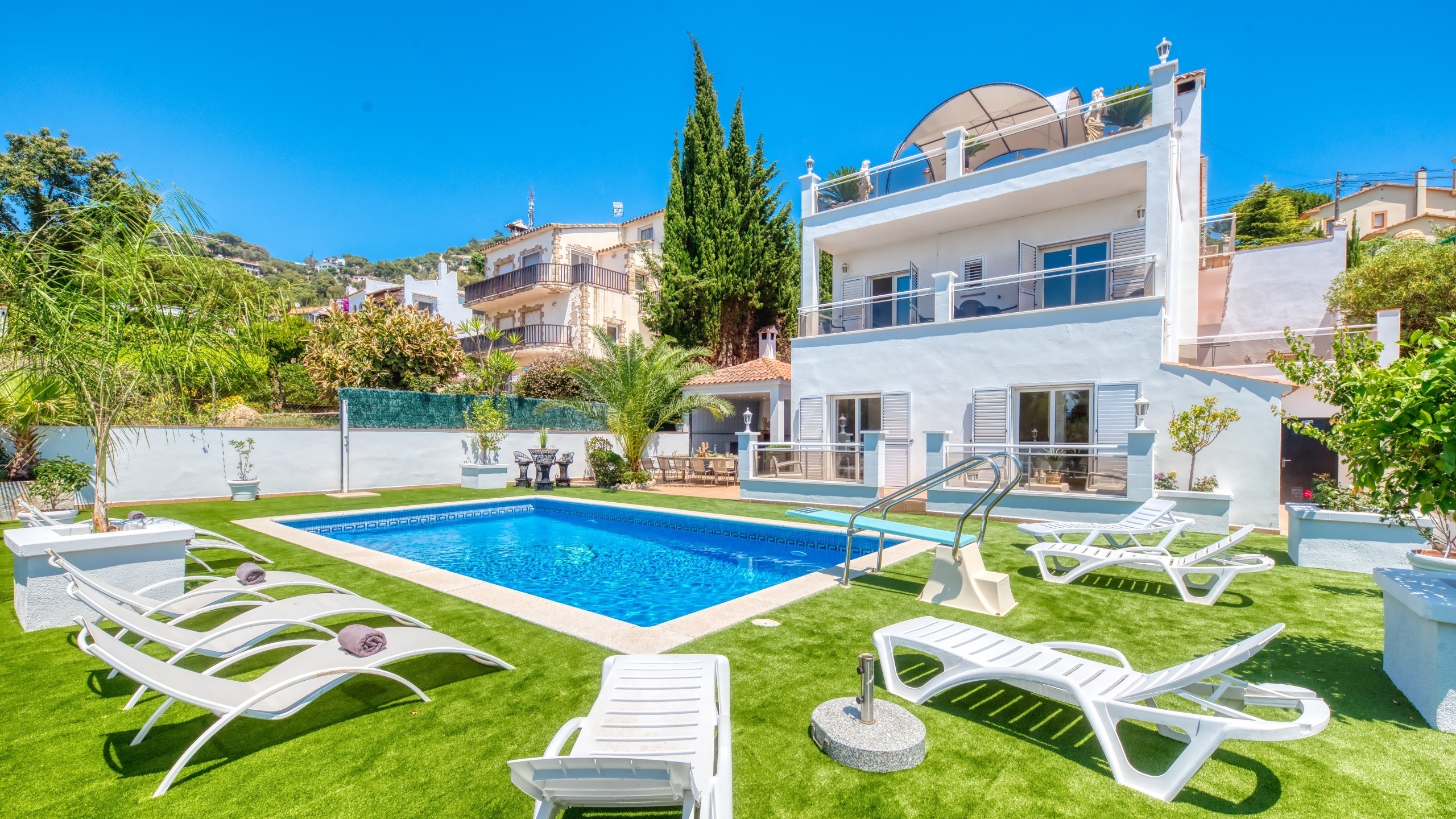 Ferienhäuser - Costa Brava - Spanien - Villa Maribel - Sonnenliegen